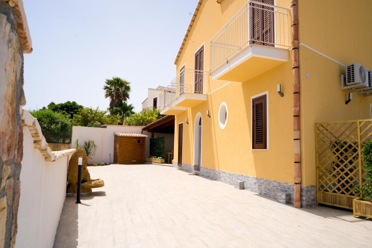 Dove Sorge Il Sole Bed and Breakfast Custonaci Rum bild